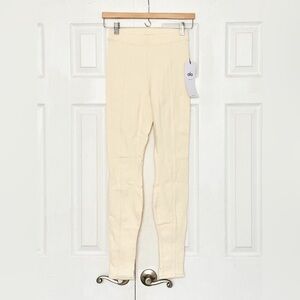 Alo Airbrush High-Waist Enso Legging in French Vanilla